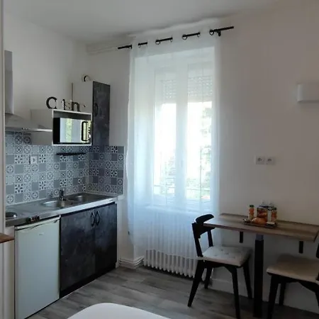 Guest Location Lägenhet Néris-les-Bains